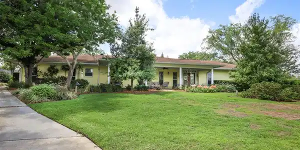 102 PINEVIEW CIRCLE