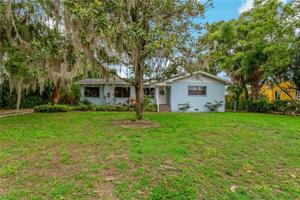 1106 S LAKESHORE BLVD