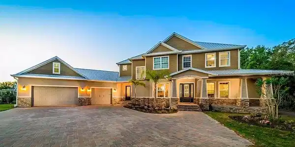 4664 HICKORY TREE