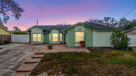 1034 E GAUCHO CIRCLE