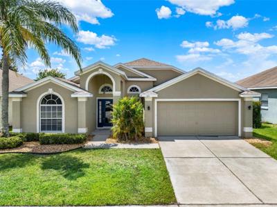 211 TAVESTOCK LOOP