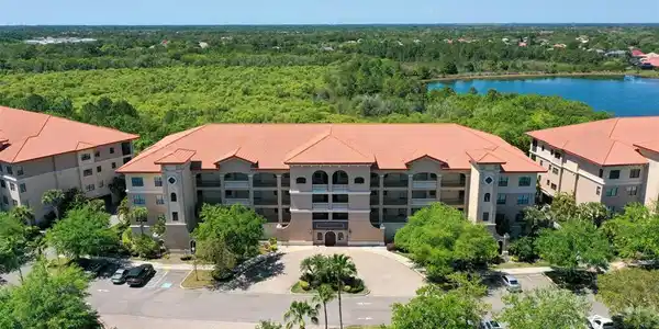 7710 LAKE VISTA