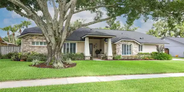 280 W SPRING LAKE DRIVE