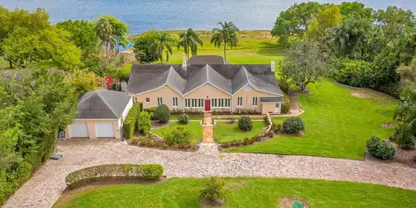 2300 SCENIC HIGHWAY