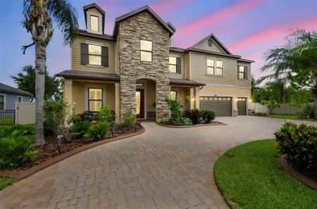 2566 LAKE MANOR DRIVE