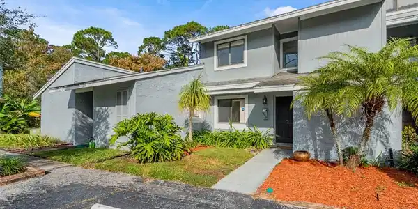 709 SAINT MICHAEL
