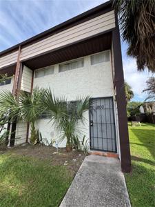 1800 WARRINGWOOD DRIVE