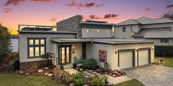 1535 SUNSET CIRCLE