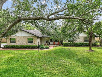 2412 BRIARWOOD LANE