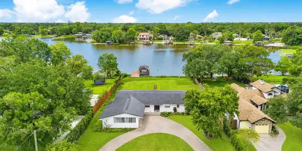 5725 PADGETT CIRCLE