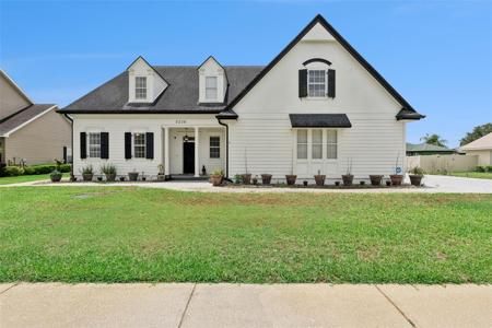5210 HAMMOCK CIRCLE