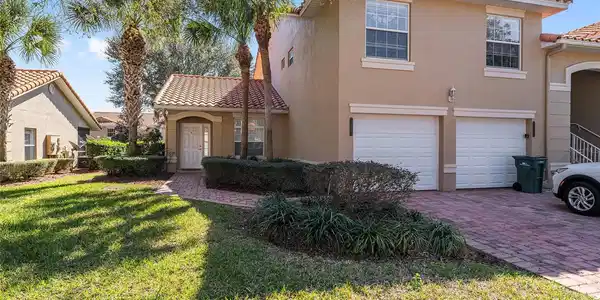 5427 COMPASS POINT
