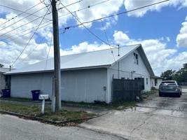 1041 HAWTHORNE