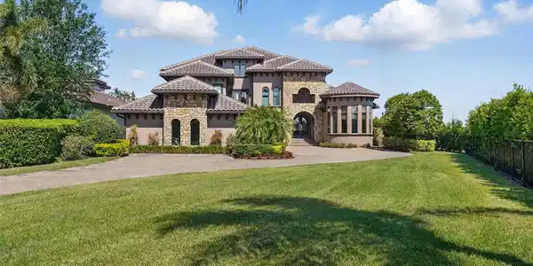 7769 SUMMERLAKE POINTE BOULEVARD