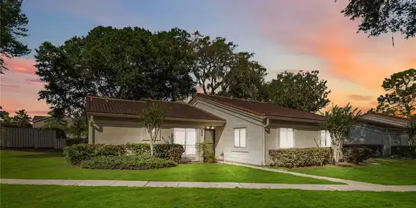 262 W SABAL PALM PLACE