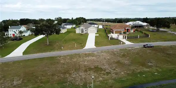 809 LAKE MARIE