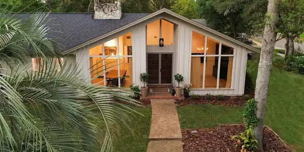207 BUTTONWOOD