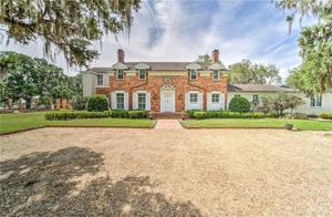2100 LAKE ELOISE