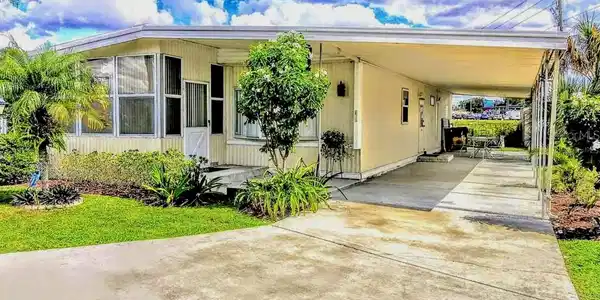 100 LAKESIDE RANCH DRIVE
