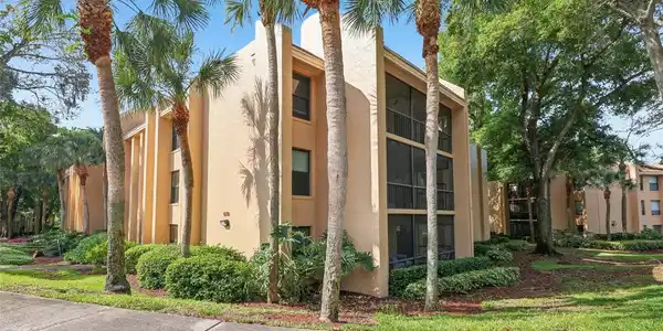 610 CRANES WAY