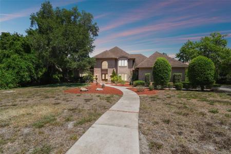 6109 WATERS WAY