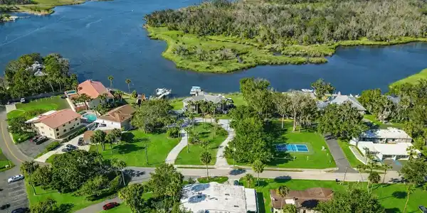 421 NW 14TH PLACE