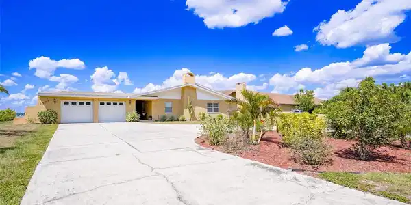 1575 S LAKE HOWARD DRIVE