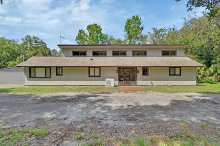 910 BRADDOCK ROAD