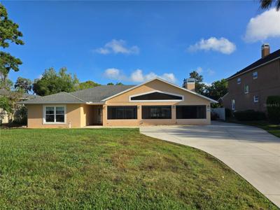 2037 LAKESHORE DRIVE