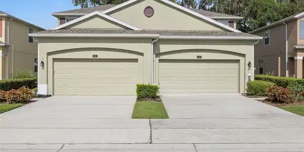1437 SCARLET OAK LOOP