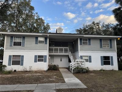 8232 FAIRWAYS CIRCLE