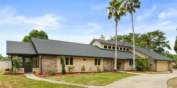 1685 E NORMANDY BOULEVARD