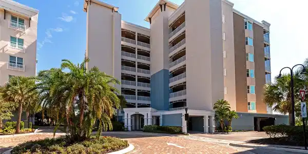 10520 BOARDWALK LOOP