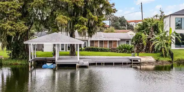 632 COUNTRY CLUB DRIVE