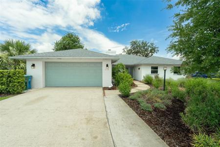 111 WOODSTREAM CT COURT