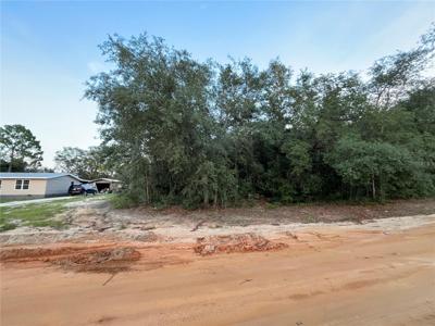 512 OAKCREST DRIVE