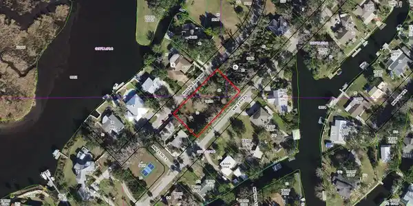 460 NW 14TH PLACE