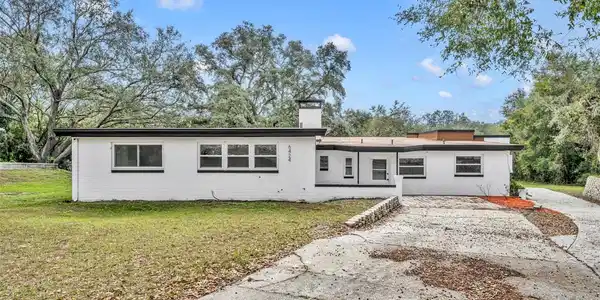 6424 SLEEPY HOLLOW DRIVE