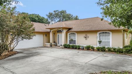 10711 LAKE HILL DRIVE