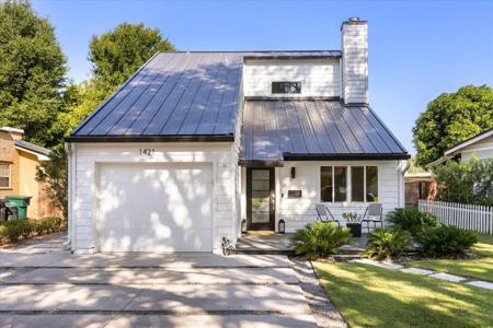 1421 SUNSET DRIVE