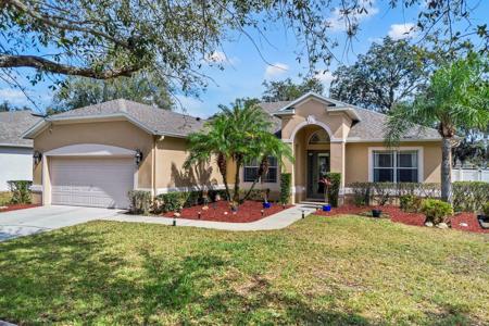 1913 LAZY OAKS LOOP