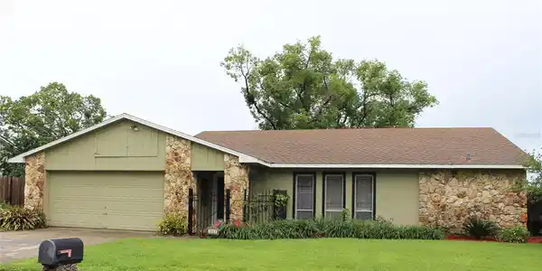 1015 WOODALL DRIVE