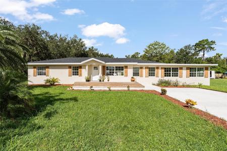 1518 LAKESIDE DRIVE