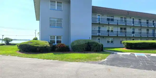 333 LAKE HOWARD DRIVE NW