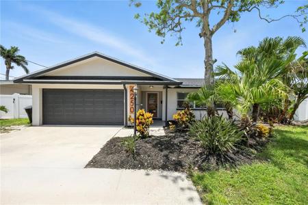 4250 14TH WAY NE