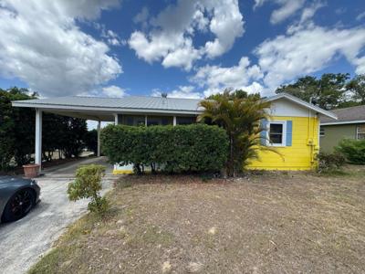 825 POINSETTIA DRIVE