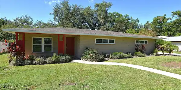 1301 FAIRLEE STREET