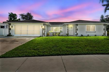 909 WHITEWOOD DRIVE