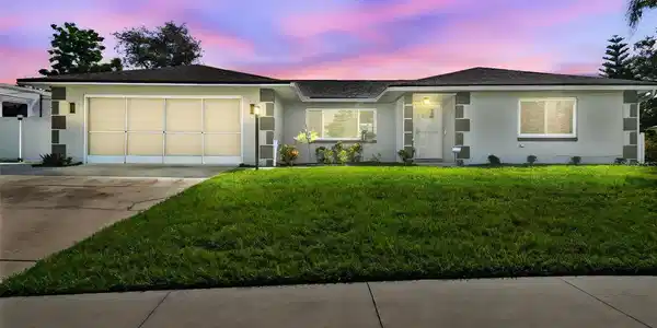 909 WHITEWOOD DRIVE
