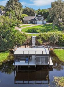 16438 LAKESHORE DRIVE